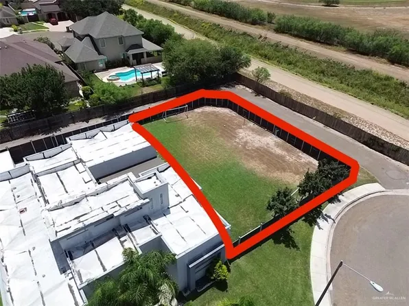2105 S Villa Real Dr, Pharr, TX 78577