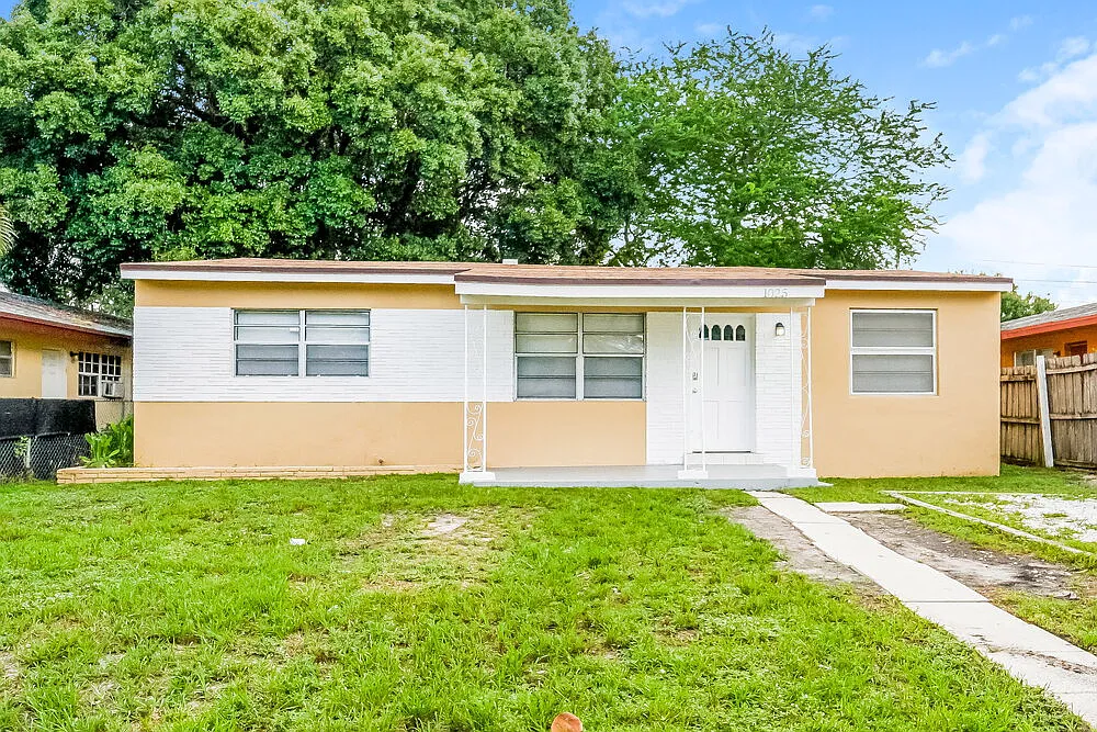 3 bed, 1.0 bath, 1500 sqft, $3,095 — Photo 1