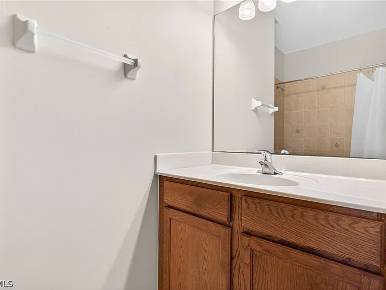 8369 Sumner Ave — Photo 23