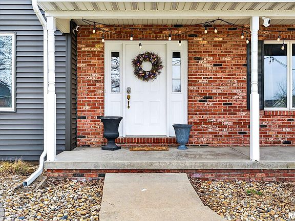 2nd image of 112 Heatherview Dr