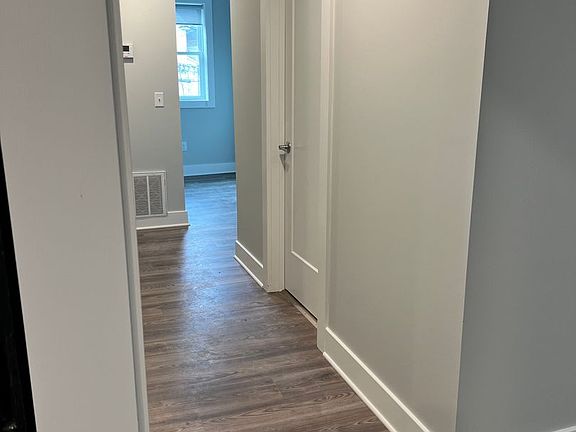 5th image of 1008 Elmwood Ave #4