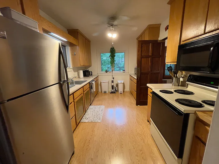 2226 Kendall Ave — Photo 20
