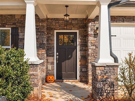 2nd image of 52 Morgan Ln