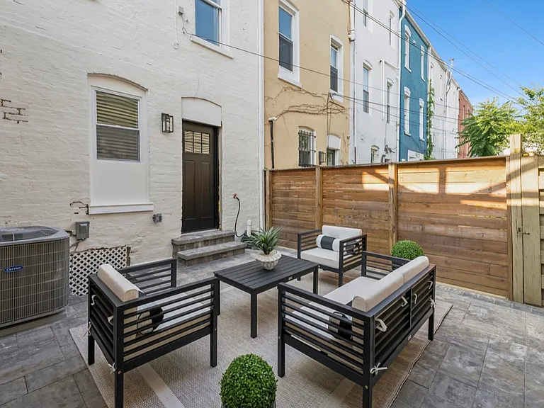 344 Elm St NW — Photo 15