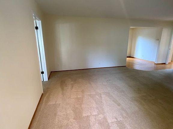 2nd image of 48 Kent Pl APT 3