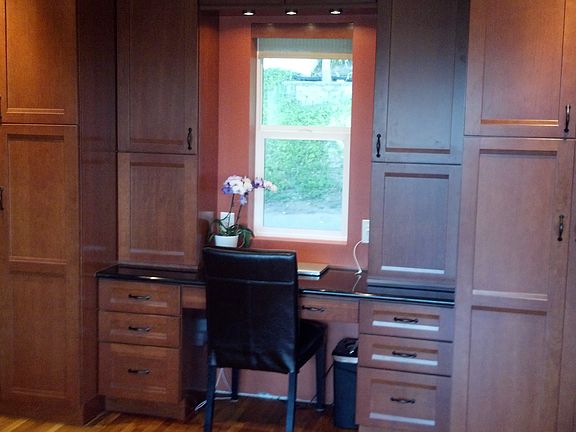 Built in desk & storage