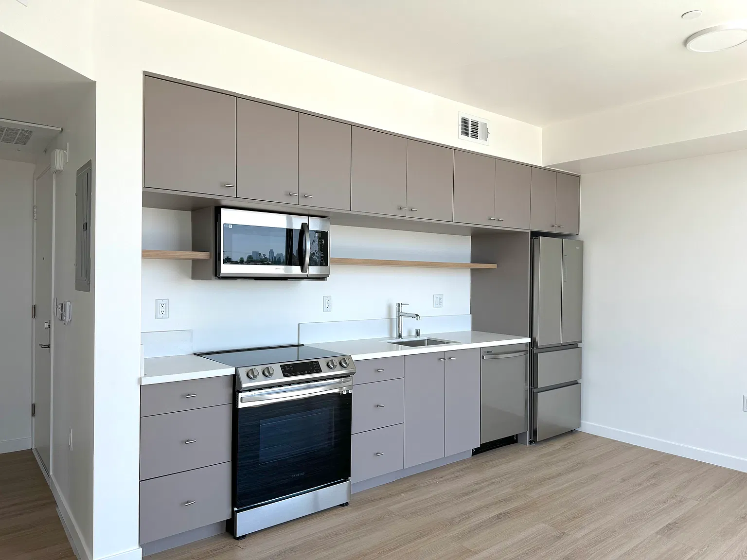 2 bed, 686 sqft, $2,650 — Photo 3