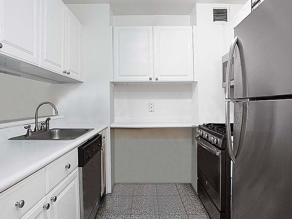 4th image of 170 E 87th St APT E9f