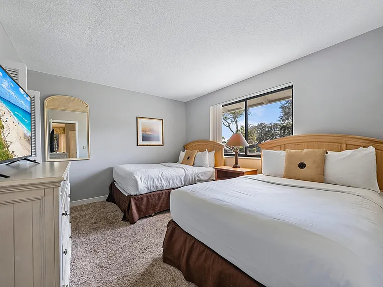 406 Club Dr — Photo 6