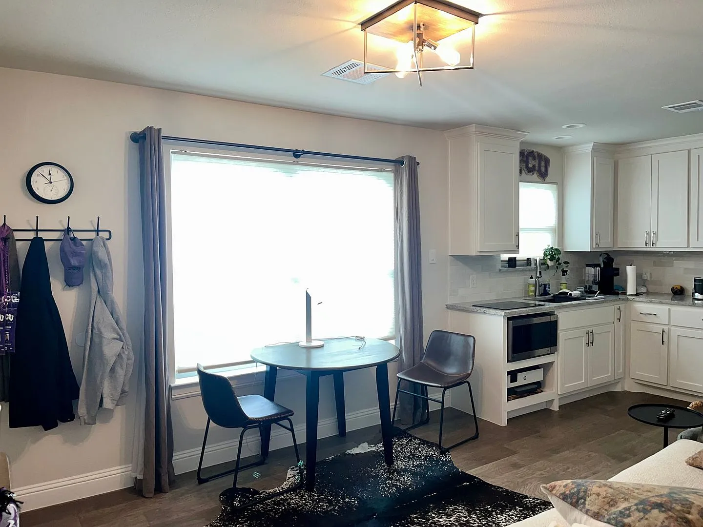 TCU - 2901 Livingston Garage Apartment — Photo 2