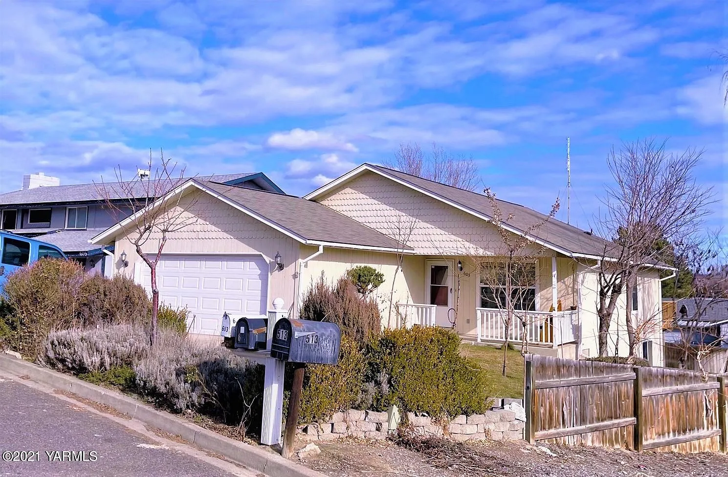 603 Westwind Dr photo 1