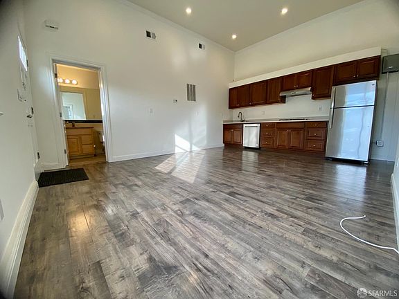 3rd image of 4127 Kirkham St #B