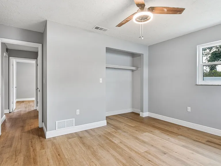 330 Scott Ct — Photo 24