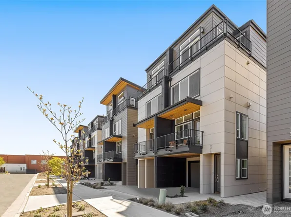 9207 Densmore Avenue N, Seattle, WA 98103