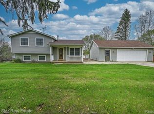 1857 E Rose Center Rd, Holly, MI 48442
