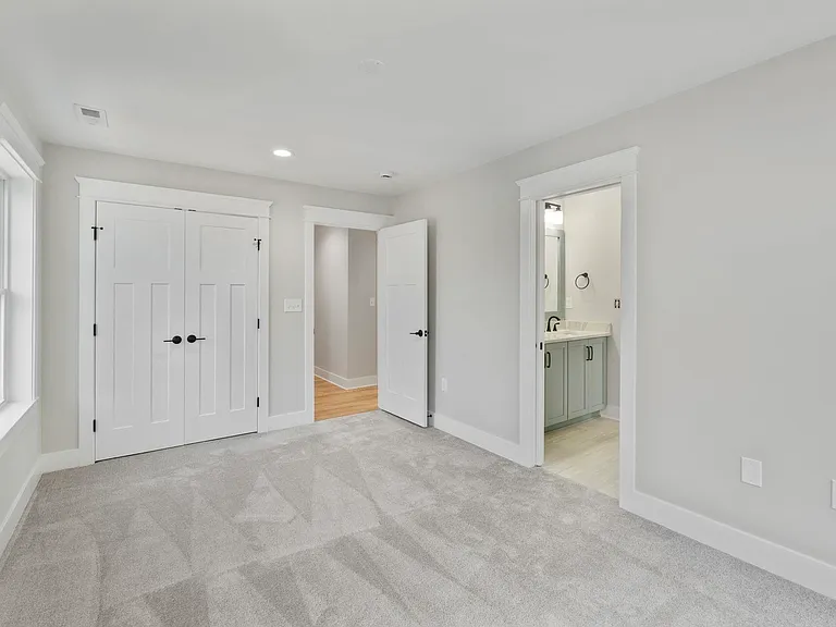 1603 Griffen Grv — Photo 31