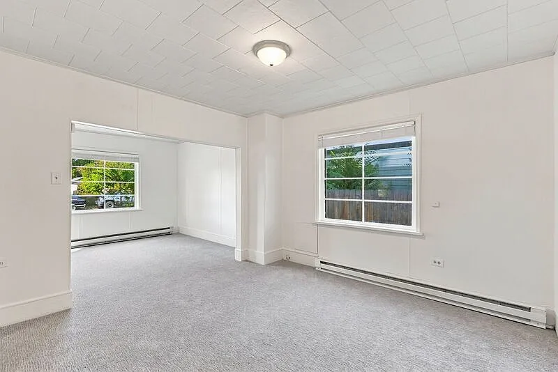 2 bed, 1.0 bath, $1,650 — Photo 3