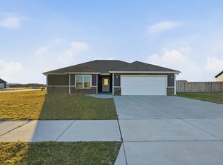 4374 Glen View Dr, Manhattan, KS 66502