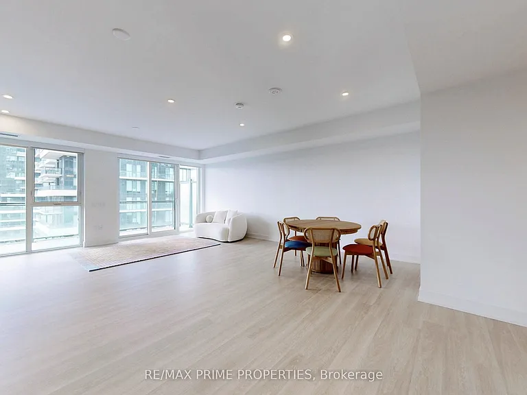 30 Inn On The Park Dr #2401 — Photo 3