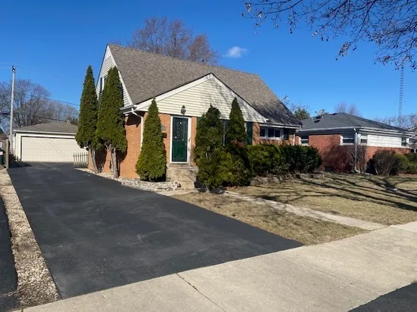 312 N Reuter Dr, Arlington Heights, IL 60005