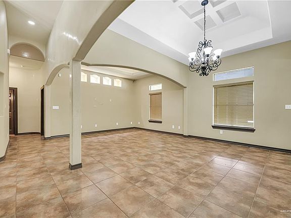 3rd image of 3416 Loyola Ave