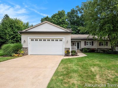 6675 Green Valley Ct SE, Caledonia, MI, 49316