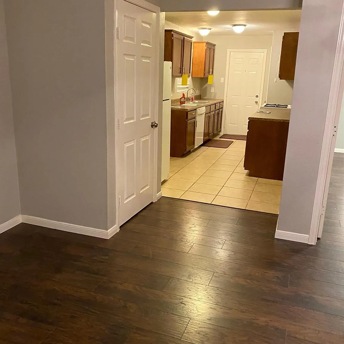 3 bed, 2.0 bath, 1525 sqft, $2,100 — Photo 2