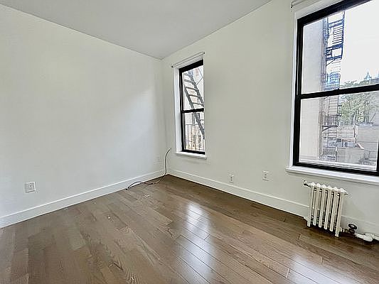 4th image of 31 Market St #9