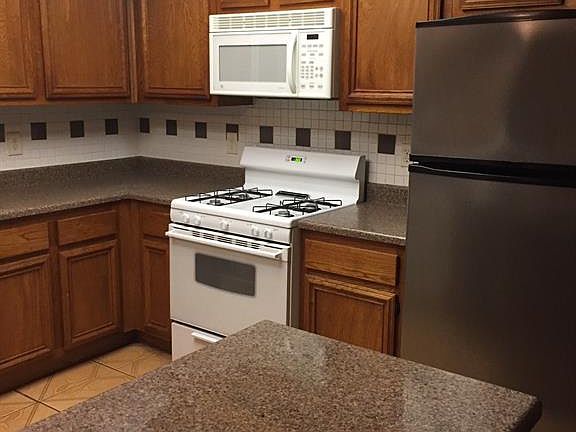 4th image of 15402 Ensenada Dr
