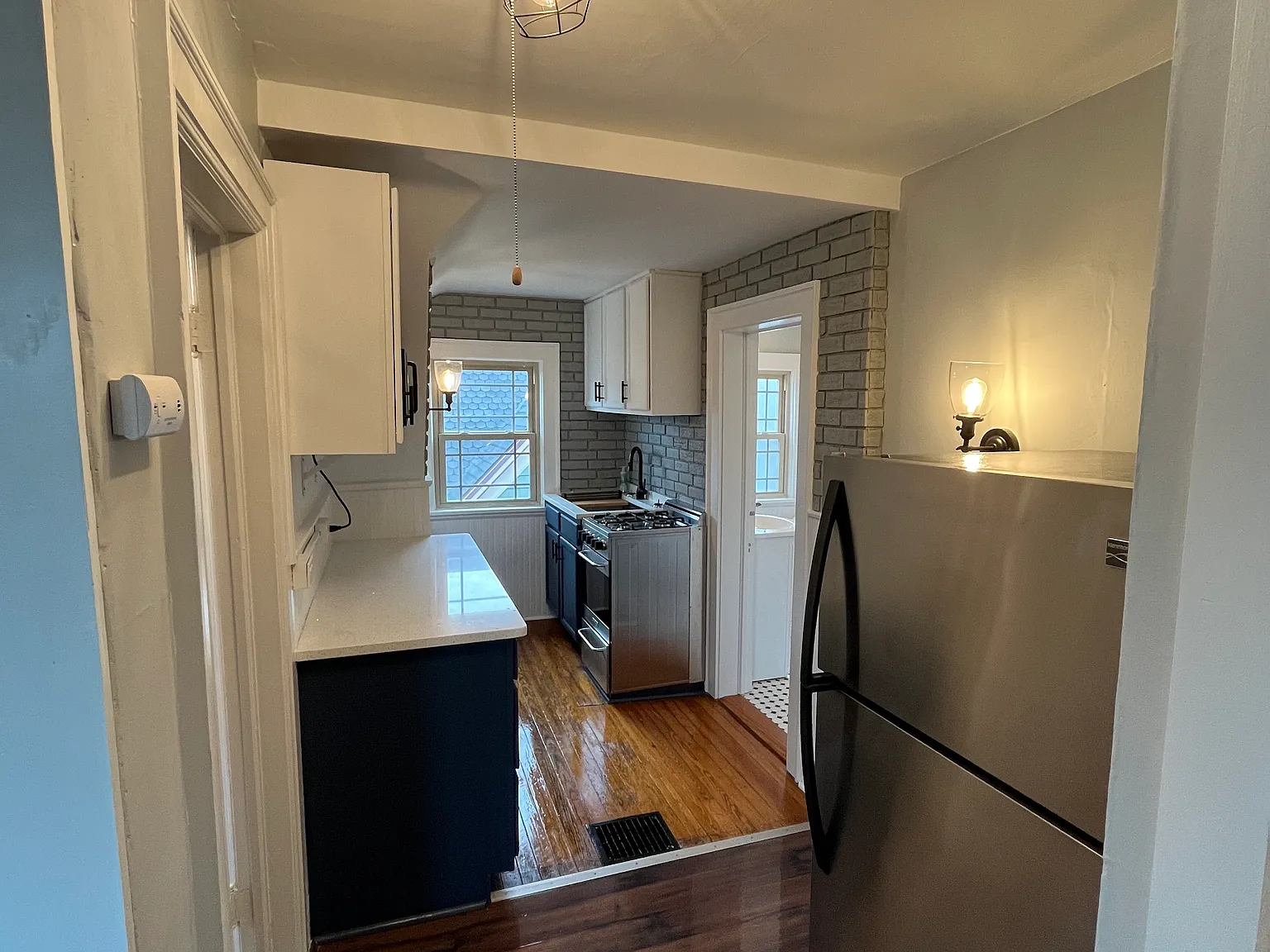 1 bed, 700 sqft, $1,225 — Photo 3