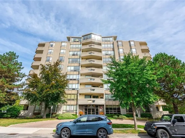 8 Village Grn #507, Hamilton, ON L8G 5B8