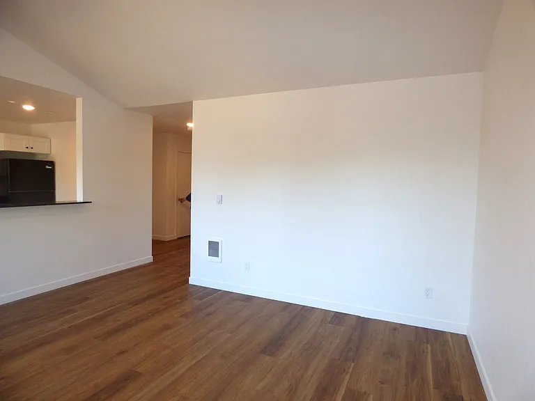50 Market St — Photo 30