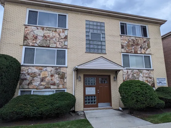 10451 Carol Ct APT 2E, Rosemont, IL 60018