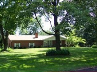 6460 Creston Dr SW, Canton, OH 44706