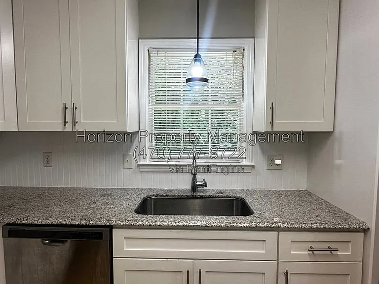 4014 White Oak Ct NW — Photo 6