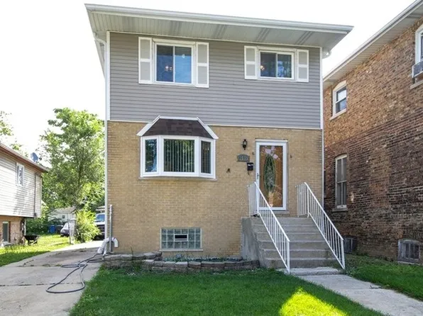 12535 S Honore St, Calumet Park, IL 60827