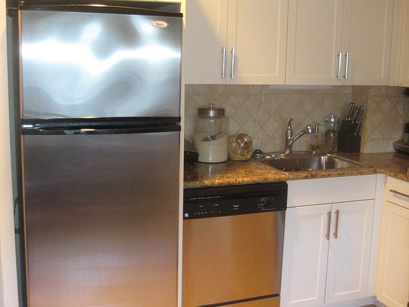 4th image of 1600 Parkview Ave APT 5B