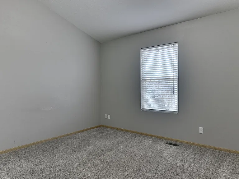 6758 S 181st Ct — Photo 21