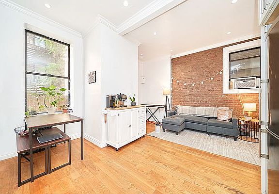 3rd image of 325 E 83rd St #1CD