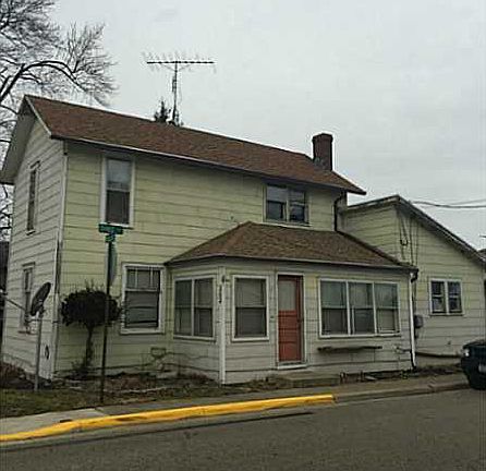 4th image of 202 W College St