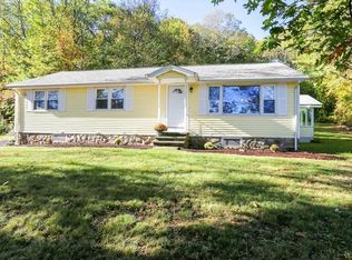 8 Old Southbridge Rd, Dudley, MA 01571