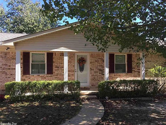 3rd image of 1221 Bayer St