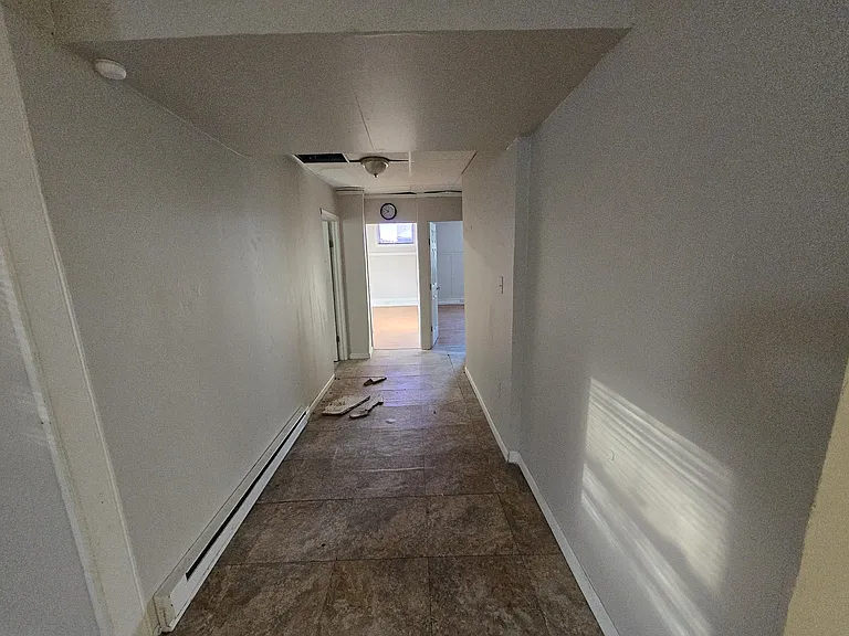 300-302 William St #1 — Photo 12