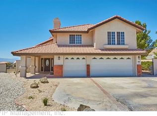 16334 Ridge View Dr, Apple Valley, CA 92307