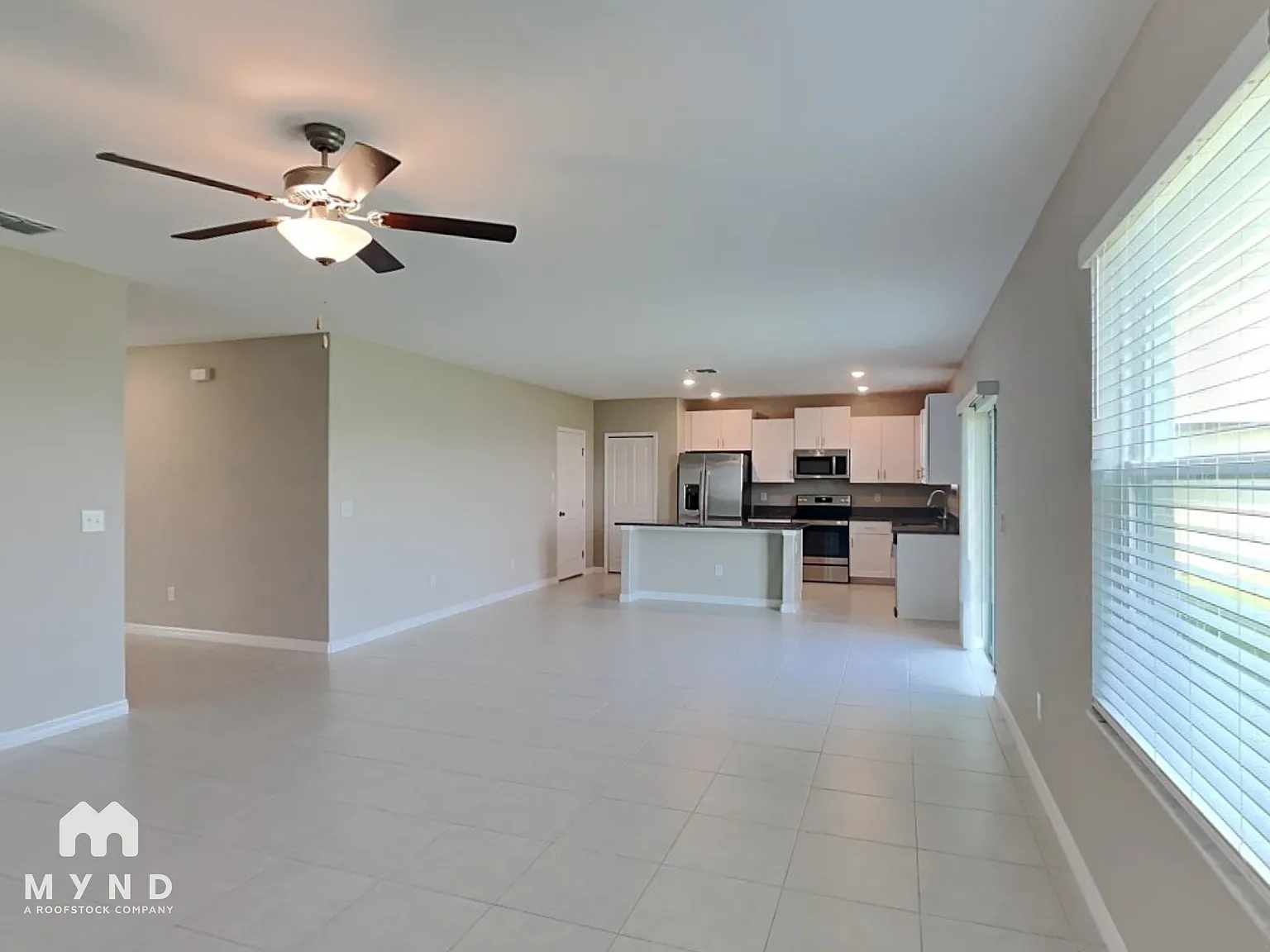 4 bed, 2.5 bath, 2584 sqft, $2,745 — Photo 4