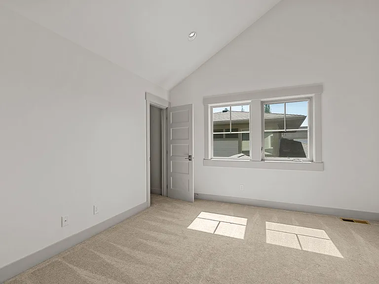 1496 NW Discovery Park Dr — Photo 57
