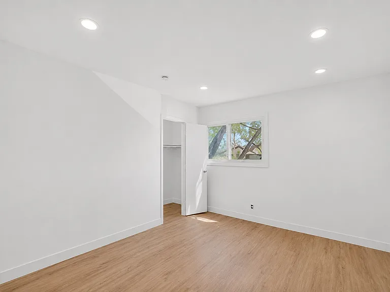 7770 Blue Spruce Way — Photo 8
