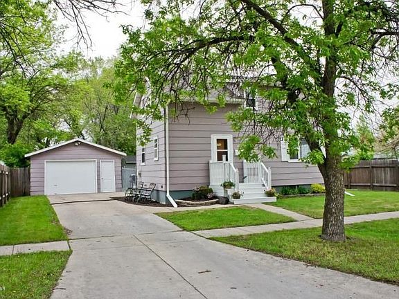 2nd image of 314 2nd St E