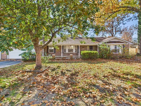 910 Windbrook St, Mountain Home, AR 72653