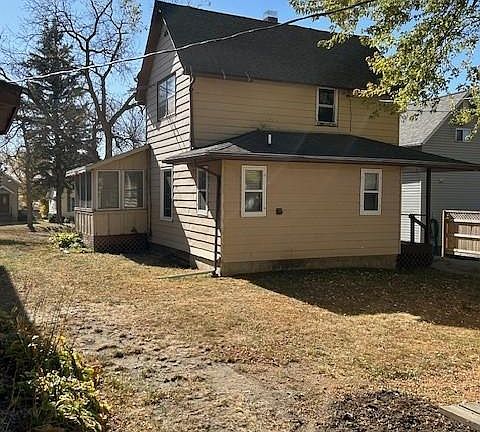 3rd image of 218 Sorenson St